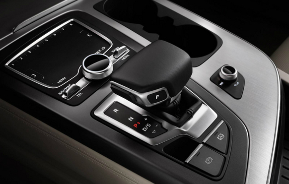 2015 Audi Q7: Poza 1