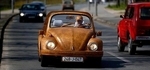 Faceti cunostinta cu un Volkswagen Beetle acoperit in lemn de stejar