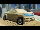 Chevrolet Colorado sculptat in nisip