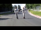 Hamilton si Rosberg se dau cu trotinetele pe Nurburgring